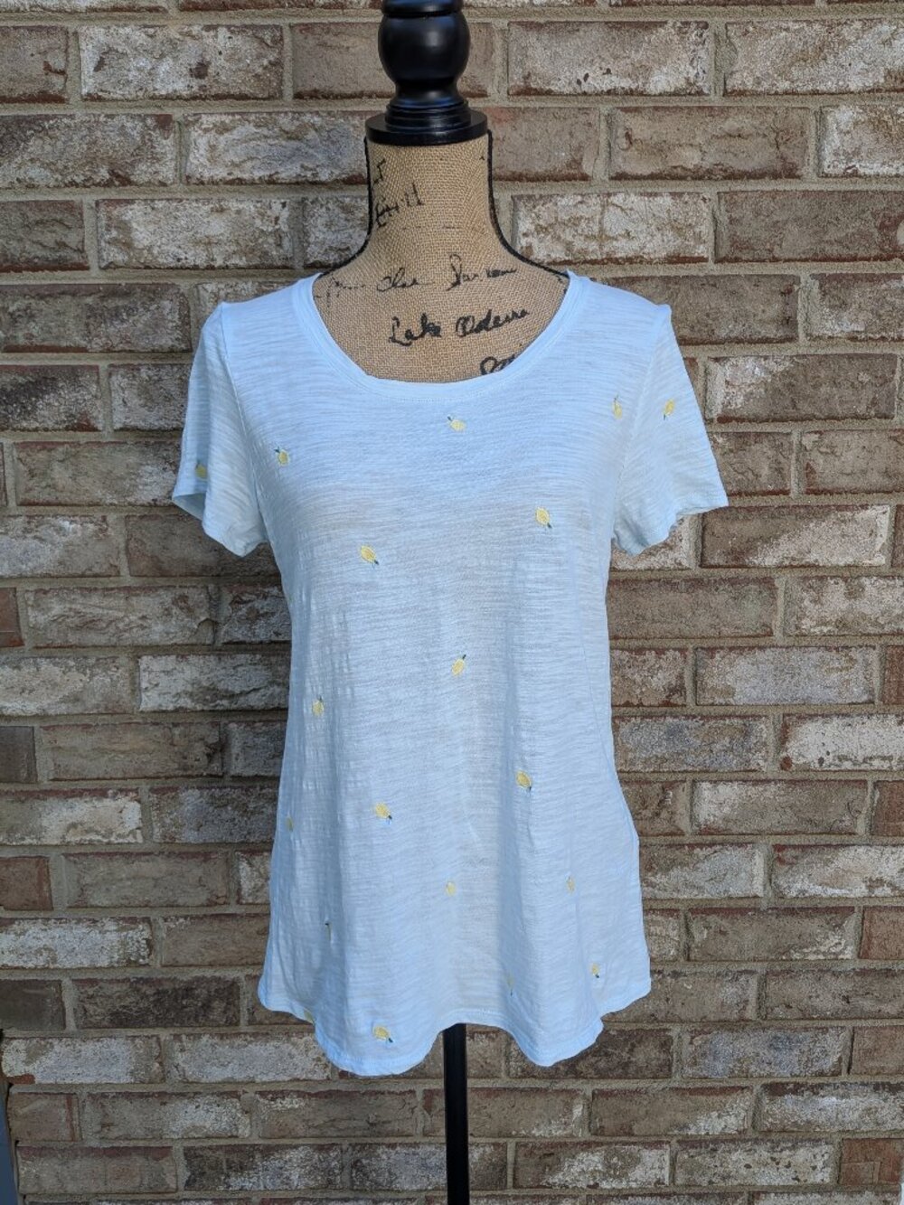 ⭐ J. Jill embroidered lemon short sleeve shirt size Small